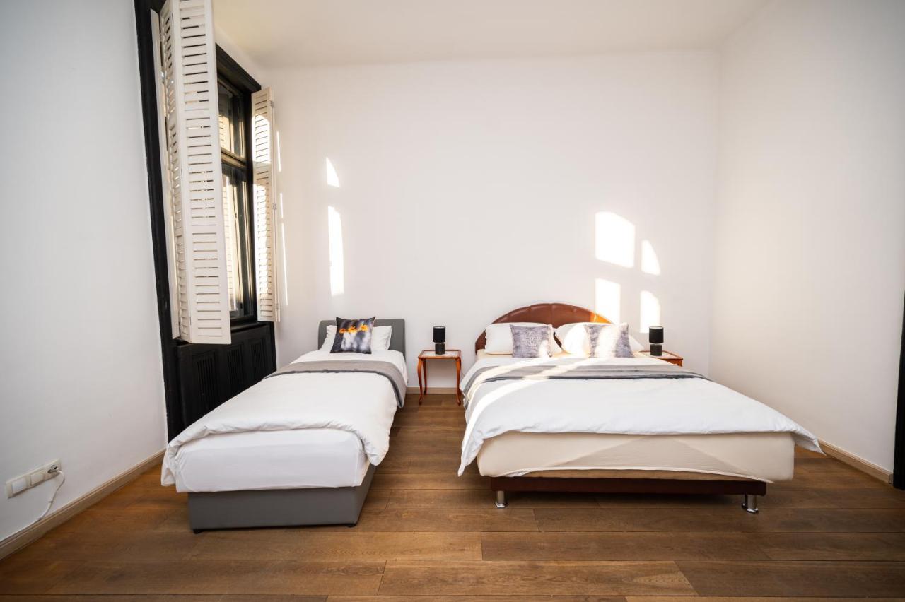 Spacious Luxury 200 Sqm In Center Apartment