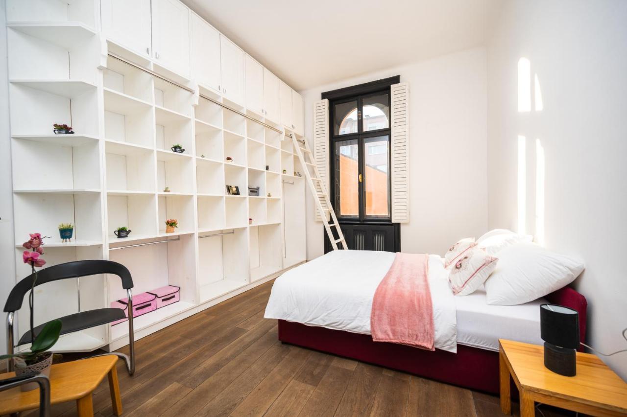 Spacious Luxury 200 Sqm In Center Apartment *