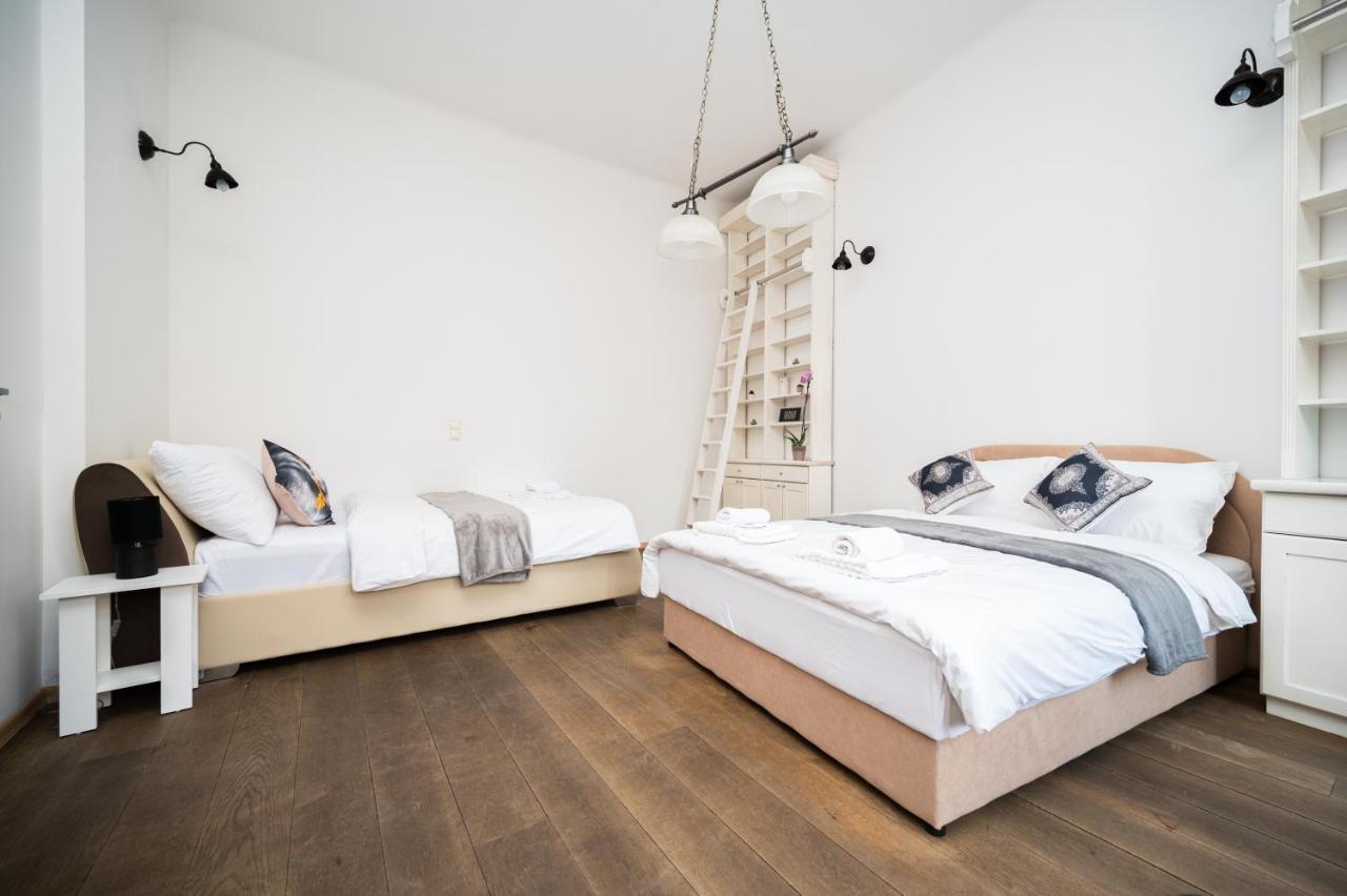 Spacious Luxury 200 Sqm In Center