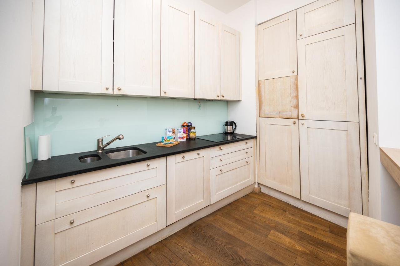 Spacious Luxury 200 Sqm In Center Apartment *