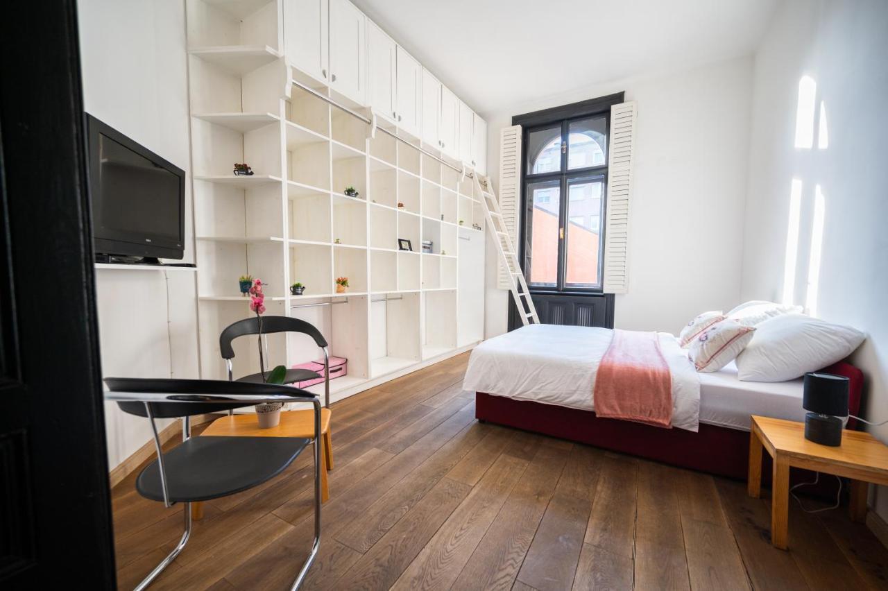 Apartment Spacious Luxury 200 Sqm In Center